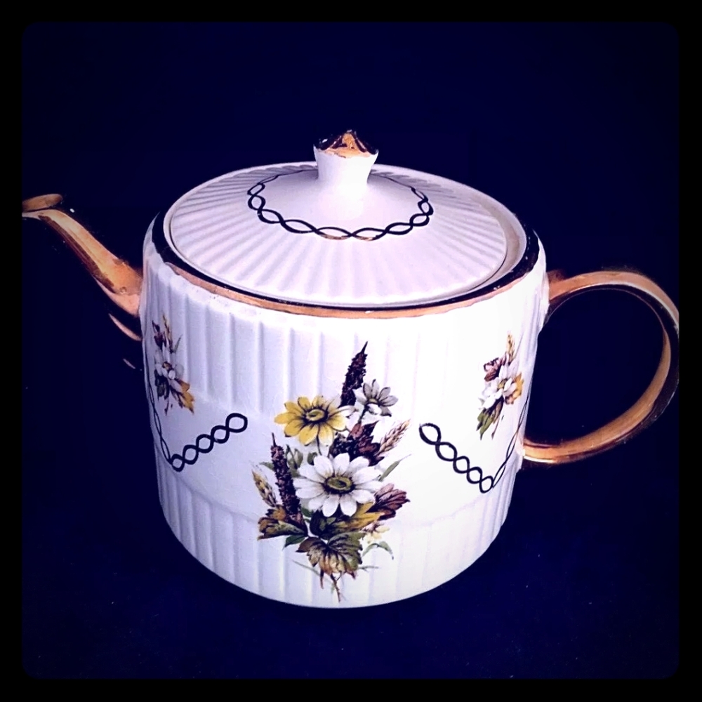 Authentic Ellgreave England Ironstone Teapot #1036